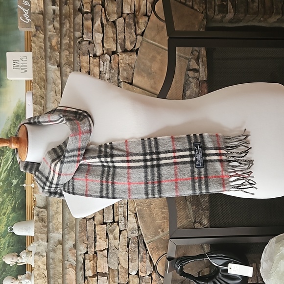 Vintage BURBERRYS Wool , Cashmere blend Nova Check Scarf - Picture 3 of 4